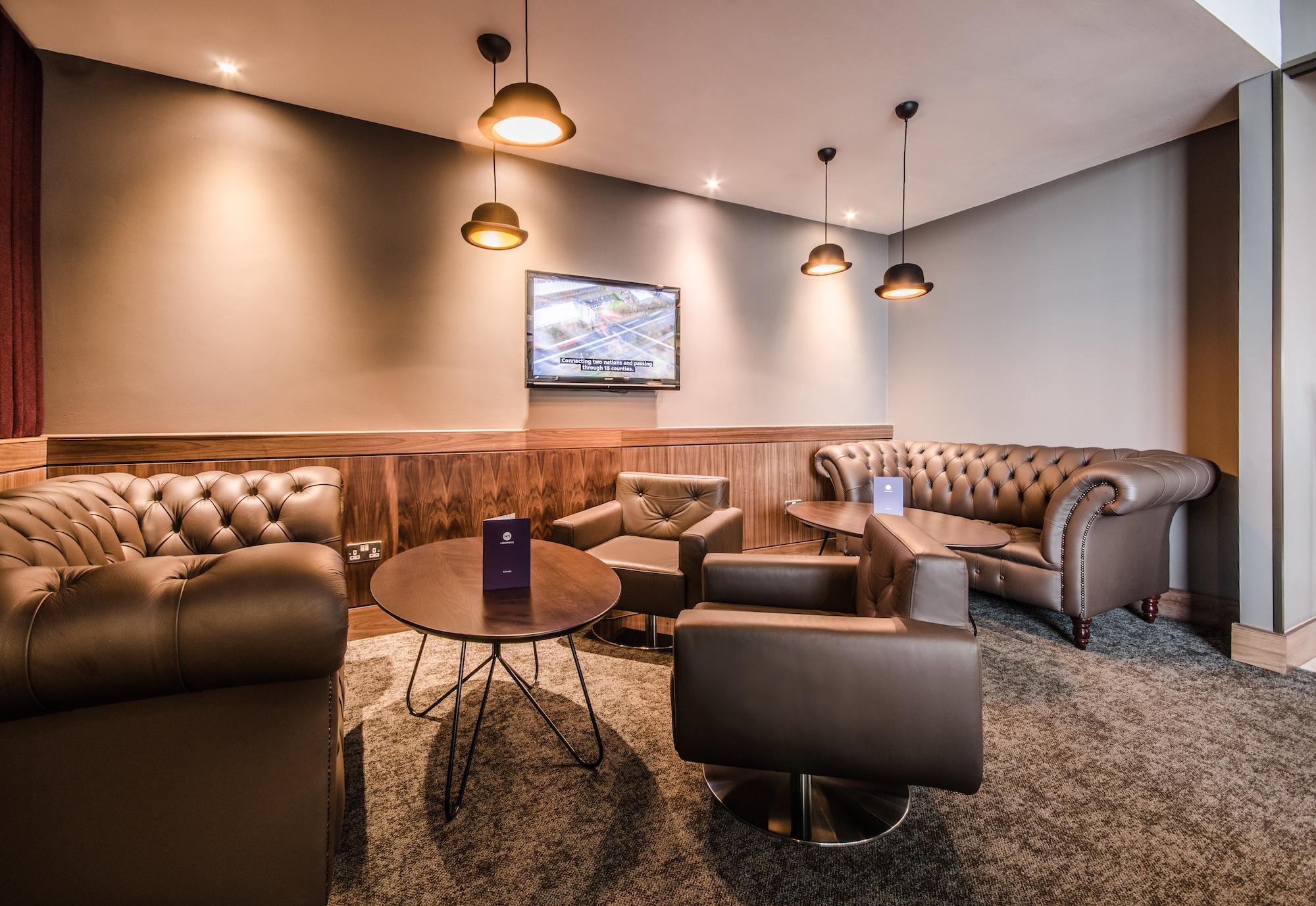No1 Lounge at Birmingham Airport Library