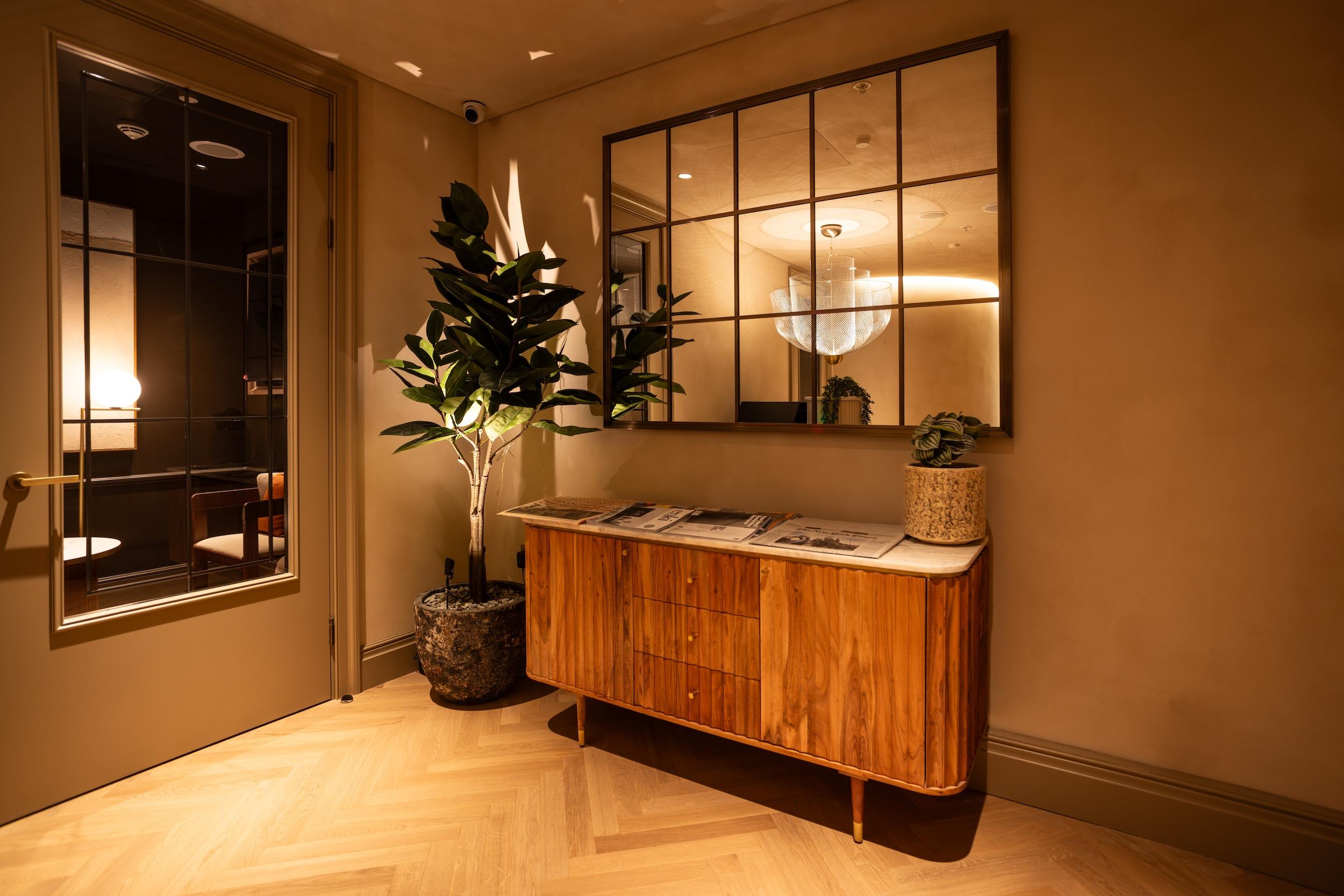 No1 Lounge at Heathrow T2 Entrance