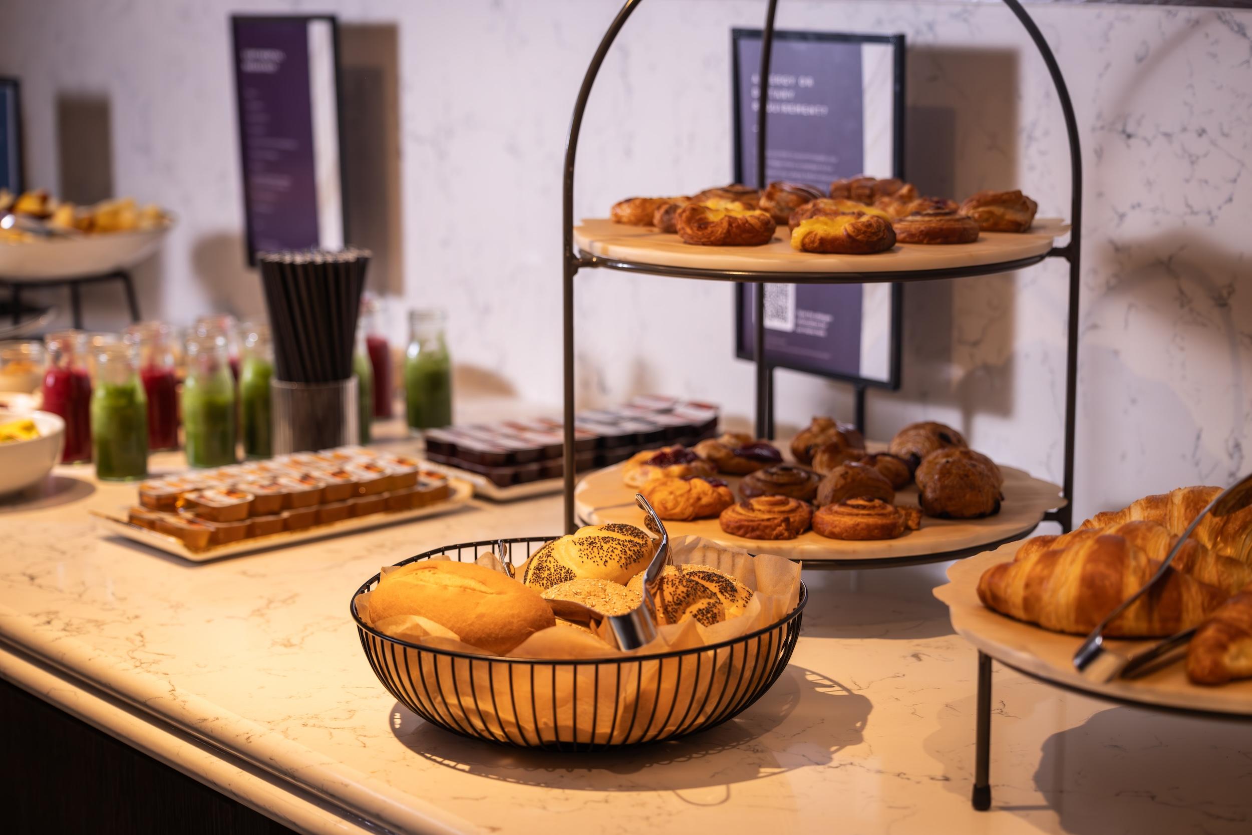 No1 Lounge at Heathrow T2 Breakfast Pantry